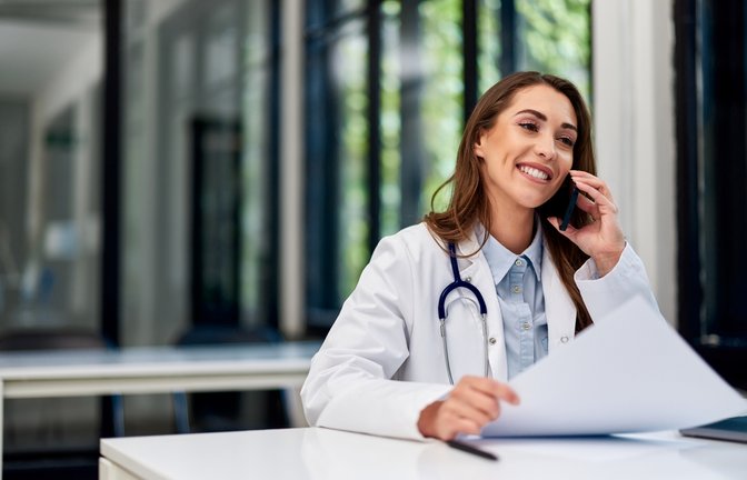 Wie funktioniert die telefonische Krankmeldung?<span class='image-autor'>Foto: Branislav Nenin/ Shutterstock</span>