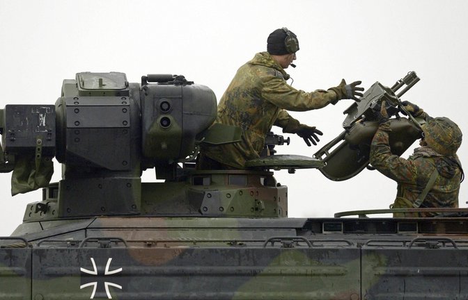 Laut Medienberichten droht der Bundeswehr die finanzielle Unterversorgung. (Symbolbild)<span class='image-autor'>Foto: picture alliance / dpa/Jens-Ulrich Koch</span>