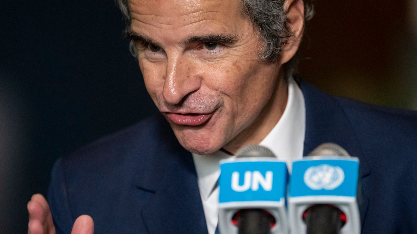 IAEA-Chef Grossi verwies auf die US-iranische Rahmenvereinbarung, wonach das Uran unter der IAEA-Aufsicht zumindest verdünnt werden soll. (Archivbild)Foto: Yuki Iwamura/AP/dpa