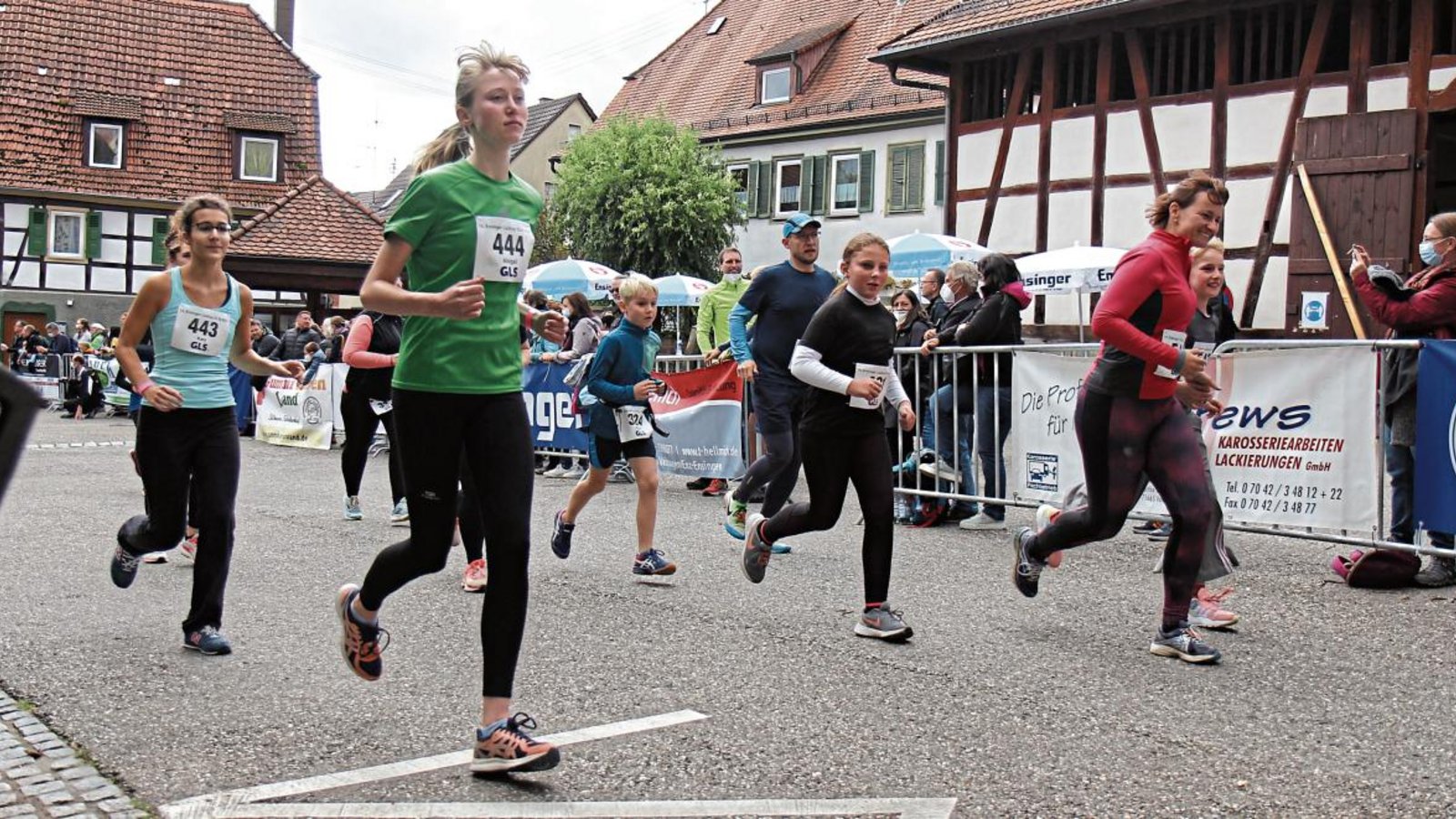Gestartet wurde beim Ensinger Laufcup wie hier beim Fünf-Kilometer-Lauf in Kleingruppen von maximal elf Personen.  Foto: Nachreiner