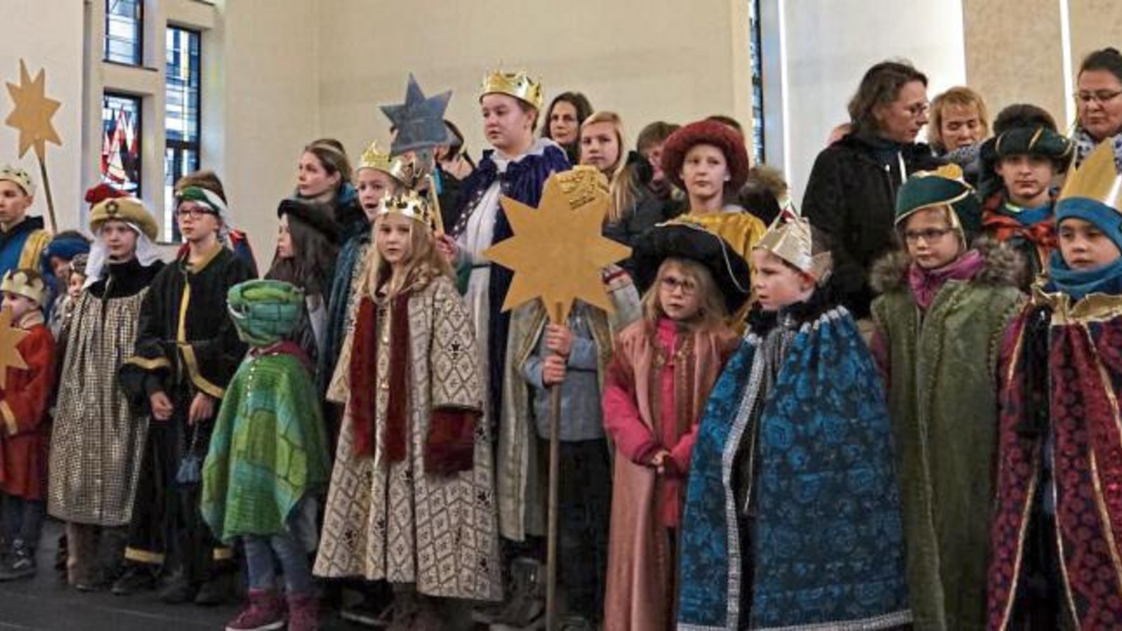 Gut gestärkt mit einem Frühstück gehen die Kinder in den Sternsinger-Gottesdienst. Foto: p