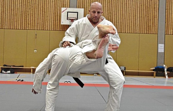 Bei Jörg Eisele (rechts) standen Umwerf- und Festlegetechniken auf dem Programm. Foto: privat