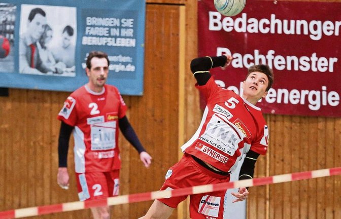 Johannes Jungclaussen (rechts) und Marc Krüger haben an der Leine eine sehr gute Partie gegen Meister Pfungstadt gespielt. Foto: Küppers