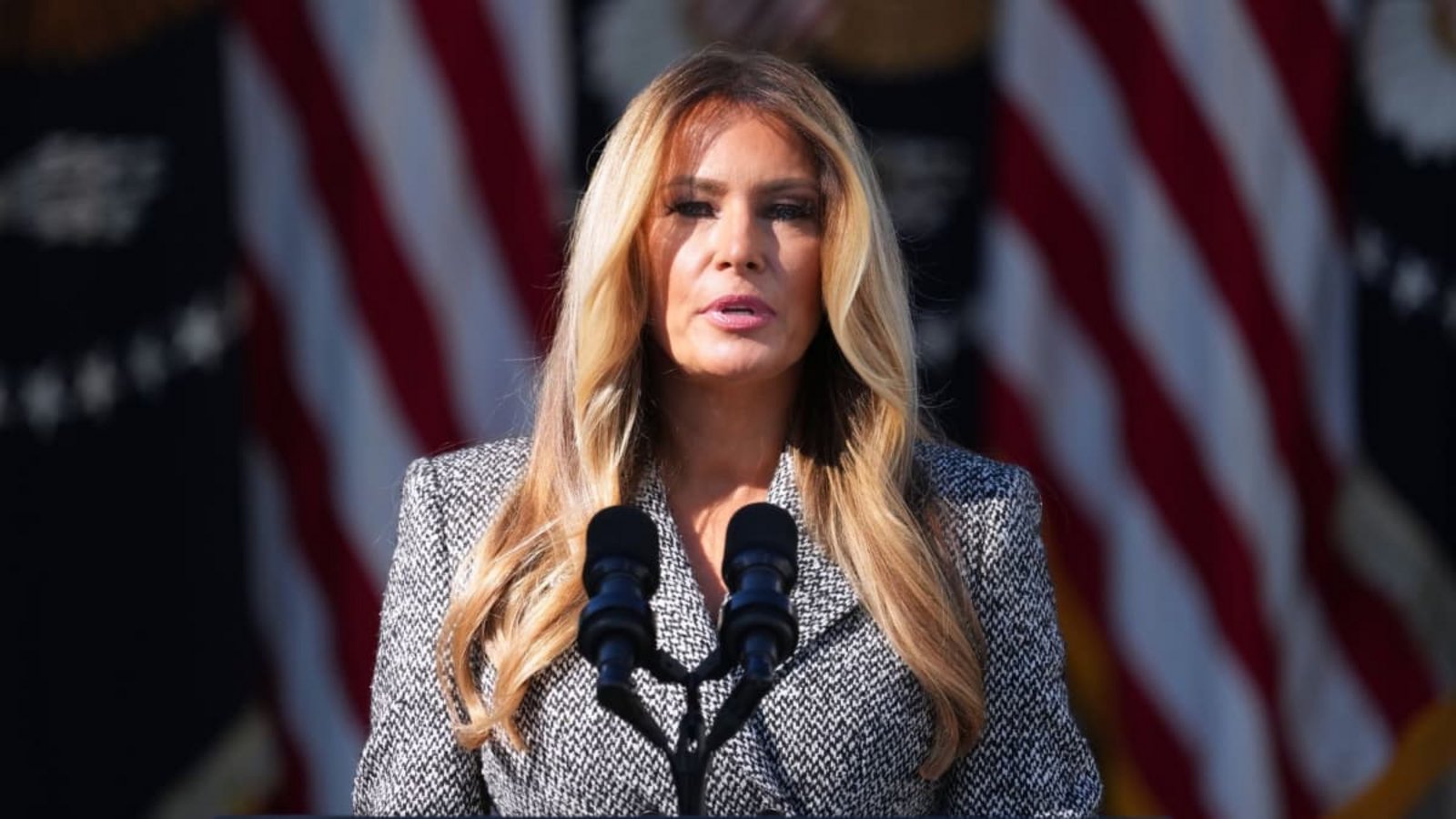 First Lady Melania Trump nimmt im Rosengarten des Weißen Hauses an einer Veranstaltung zum Thema Frauengesundheit teil. (Archivbild)Mark Schiefelbein/AP/dpa First Lady Melania Trump nimmt im Rosengarten des Weißen Hauses an einer Veranstaltung zum Thema Frauengesundheit teil. (Archivbild)Mark Schiefelbein/AP/dpa