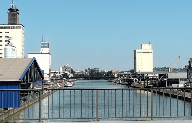 Der Neckar bei Hedelfingen: Wie viel von Stuttgart könnte der Fluss beheizen? Eine neue Studie kommt zu interessanten Ergebnissen.<span class='image-autor'>Foto: Judith A. Sägesser</span>