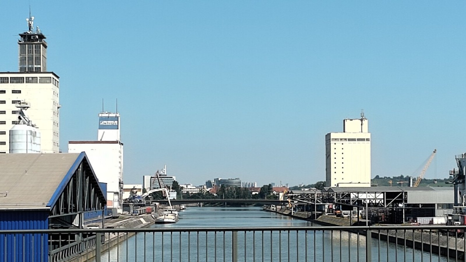Der Neckar bei Hedelfingen: Wie viel von Stuttgart könnte der Fluss beheizen? Eine neue Studie kommt zu interessanten Ergebnissen.Foto: Judith A. Sägesser