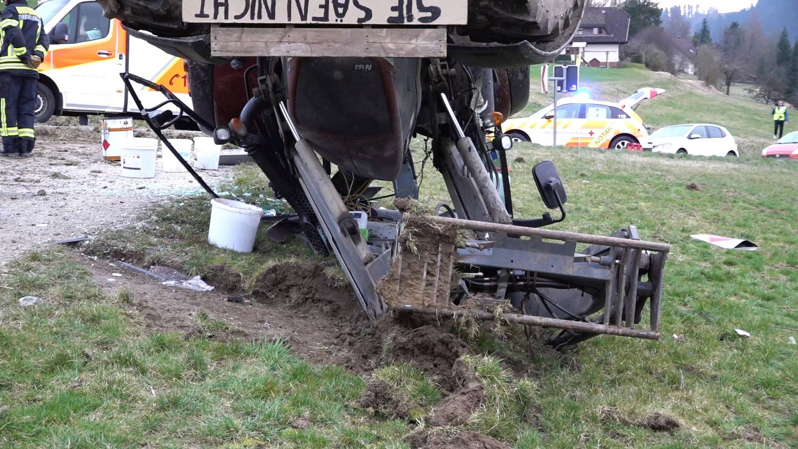 Zur Bergung des Traktors ...Foto: 7aktuell.de/Oskar Eyb/7aktuell.de | Oskar Eyb