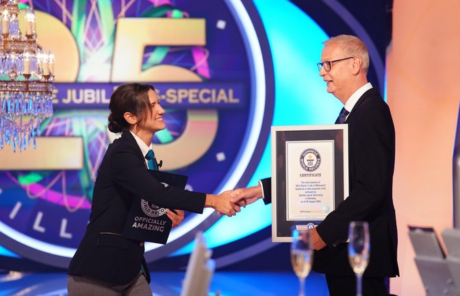 Offizielle Guiness Weltrekord Richterin Anouk de Timary und Günther Jauch<span class='image-autor'>Foto: RTL / Stefan Gregorowius</span>