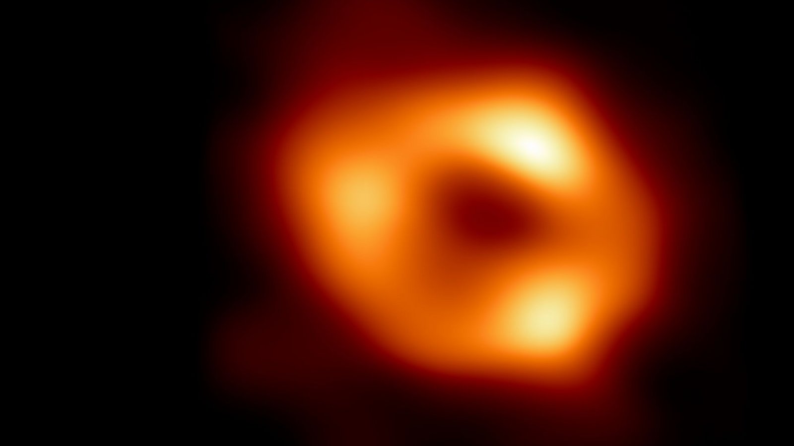 Das  ist das erste Bild von Sagittarius A* –  dem Schwarzen Loch im Zentrum unser Galaxie, der Milchstraße (undatiertes Handout, das am 12. Mai 2022 freigegeben wurde).Foto: EHT collaboration/dpa