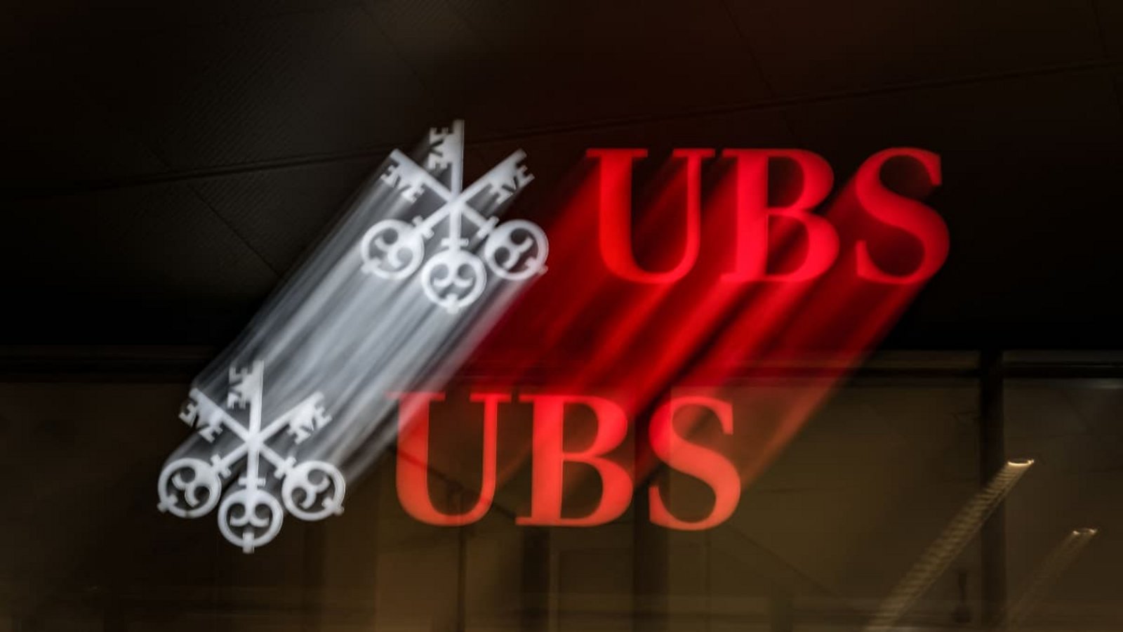 Die Großbank UBS verfügt über Filialen in Deutschland und ist damit vom Verbot ausgenommen.FABRICE COFFRINI/afp Die Großbank UBS verfügt über Filialen in Deutschland und ist damit vom Verbot ausgenommen.FABRICE COFFRINI/afp
