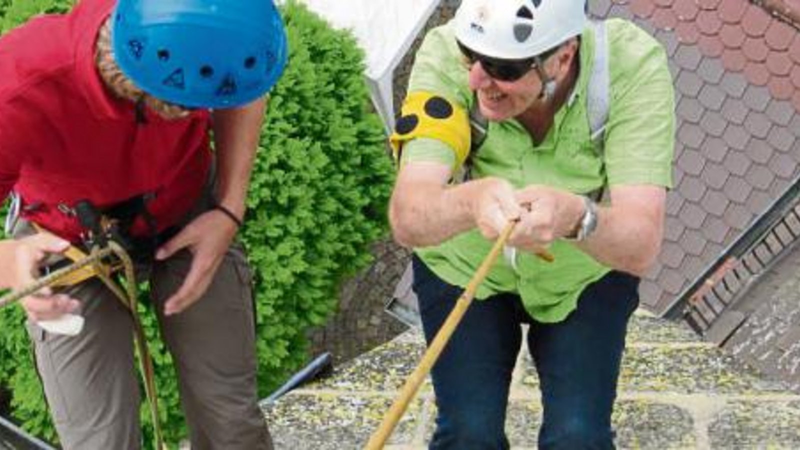 Abseilen vom Oberriexinger Kirchturm. Foto: p Abseilen vom Oberriexinger Kirchturm. Foto: p