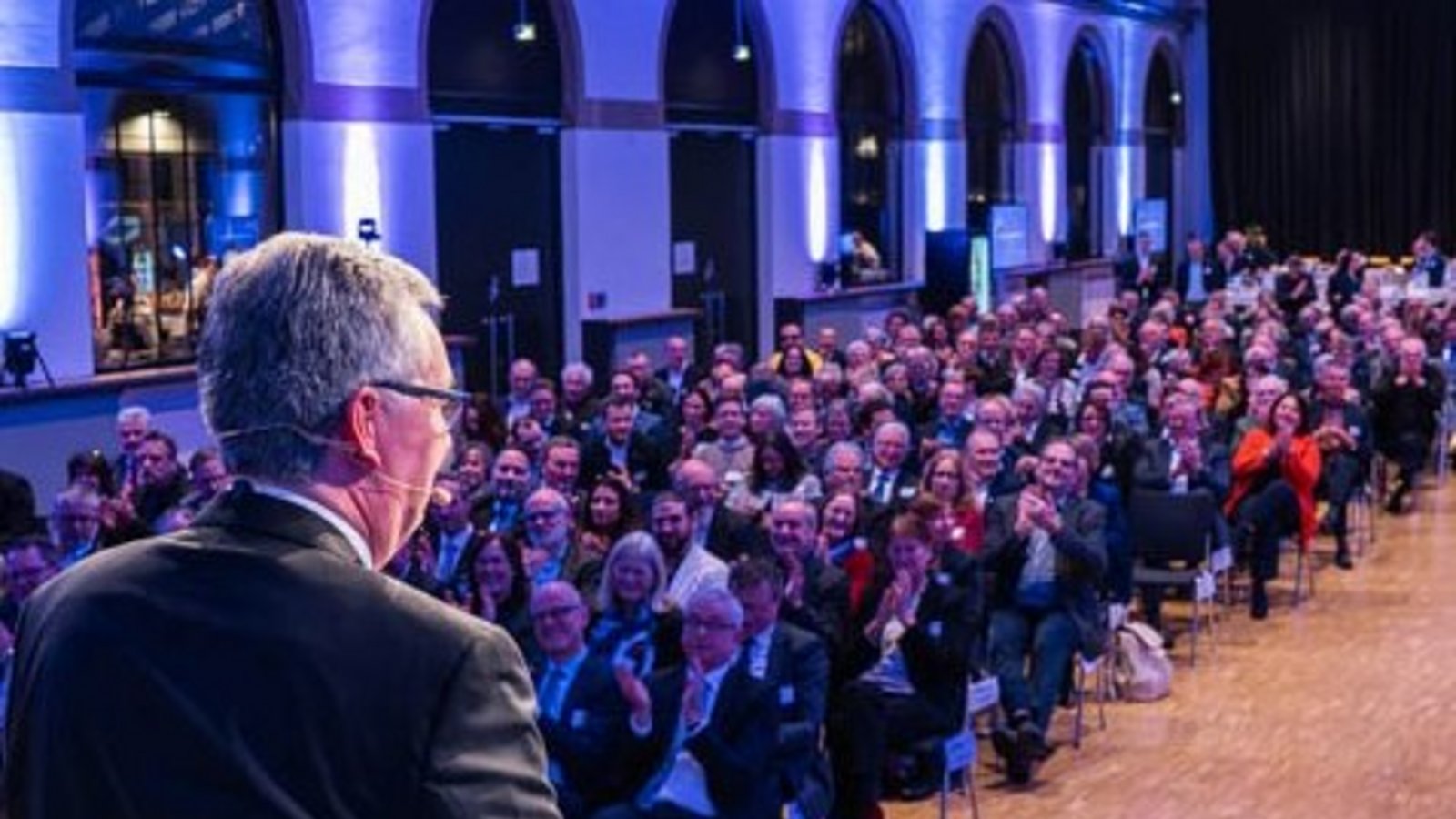 Der Einladung des Landrats waren zahlreiche Gäste in die Event-Location Reithaus in Ludwigsburg gefolgt, darunter Bundes- und Landtagsabgeordnete, Generalkonsuln und Vertreter aus Wirtschaft, öffentlicher Verwaltung und Institutionen sowie aus Kunst, Kultur und Sport.  Fotos: Landratsamt Ludwigsburg