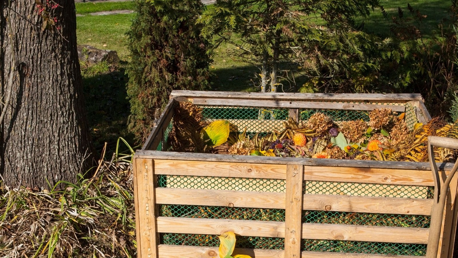 Was darf alles auf den Kompost? Das Landratsamt Enzkreis gibt Tipps.  Foto: LE/Adobe-Stock