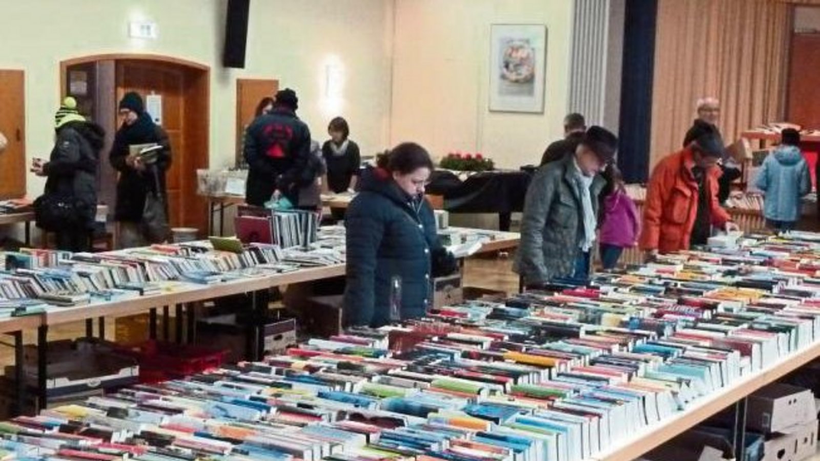 Eine Flut von Büchern gab es am Samstag im evangelischen Gemeindehaus in Vaihingen beim Bücherflohmarkt. Foto: Arning Eine Flut von Büchern gab es am Samstag im evangelischen Gemeindehaus in Vaihingen beim Bücherflohmarkt. Foto: Arning