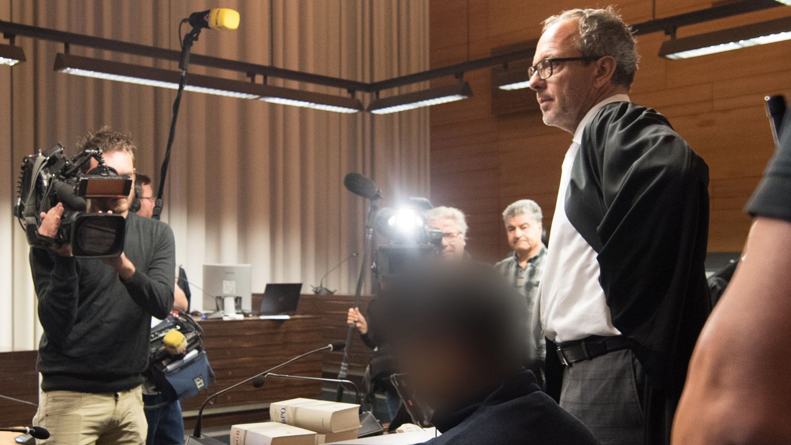 Als Pflichtverteidiger bestellt, stand Sebastian Glathe plötzlich selbst im Licht der Öffentlichkeit.Foto: dpa/Patrick Seeger (Archiv) Als Pflichtverteidiger bestellt, stand Sebastian Glathe plötzlich selbst im Licht der Öffentlichkeit.Foto: dpa/Patrick Seeger (Archiv)