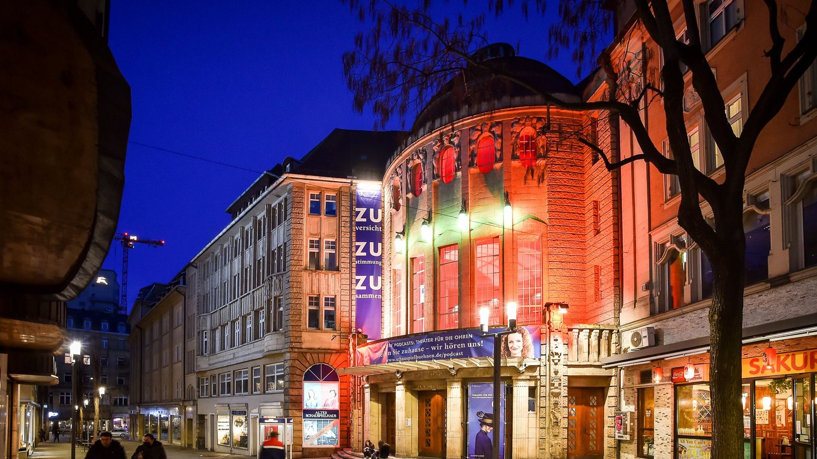 Noch leuchten sie: die Theater der StadtFoto: Lichtgut/Ferdinando Iannone