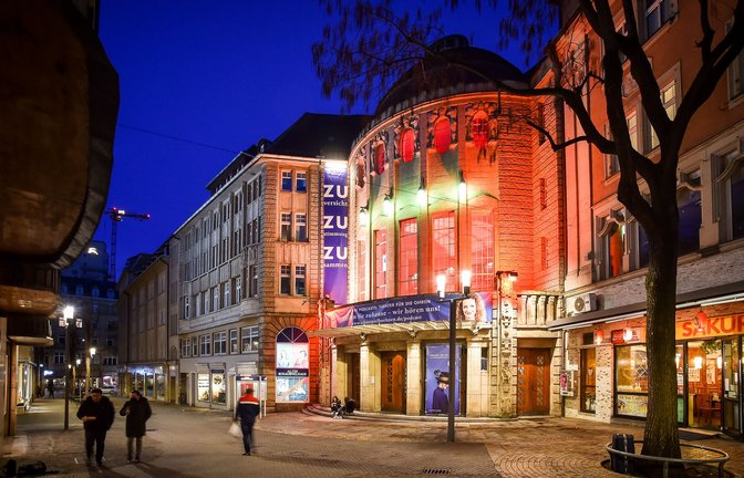 Noch leuchten sie: die Theater der Stadt<span class='image-autor'>Foto: Lichtgut/Ferdinando Iannone</span>