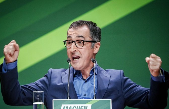 Der frühere Bundesvorsitzende der Grünen, Cem Özdemir, bewirbt sich für die Spitzenkandidatur bei der Landtagswahl 2026.<span class='image-autor'>Foto: dpa/Kay Nietfeld</span>