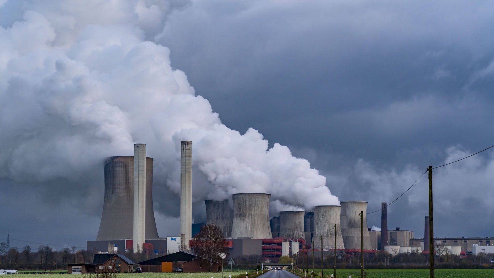 Von CO2-Zertifikaten könnten zukünftig einkommensschwache Haushalte profitieren. (Symbolbild)Foto: IMAGO/Jochen Tack/IMAGO/Jochen Tack