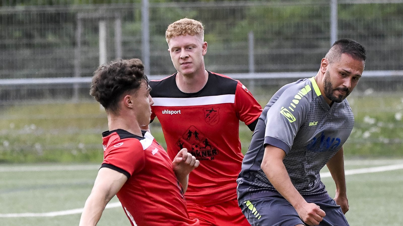 Oguz Bulut (rechts) hat schon beim NEB-Cup mit der SGM Hohenhaslach/Freudental gegen den FV Löchgau II gespielt. Am Sonntag treffen beide Teams erneut aufeinander.