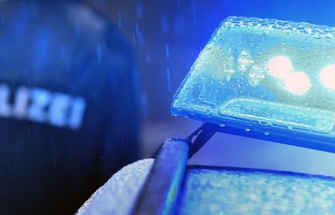 Die Polizei ist in der Nacht zum Sonntag alarmiert worden, weil eine Geburtstagsparty in Balingen völlig aus dem Ruder lief. (Symbolfoto)<span class='image-autor'>dpa</span>