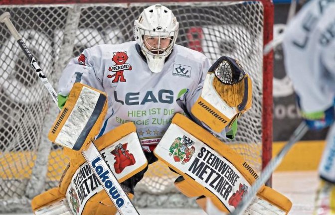 Goalie Konstantin Kessler hat bereits 42 Spiele für die Lausitzer Füchse in der Deutschen Eishockey Liga (DEL) 2 absolviert. Foto: Eibner