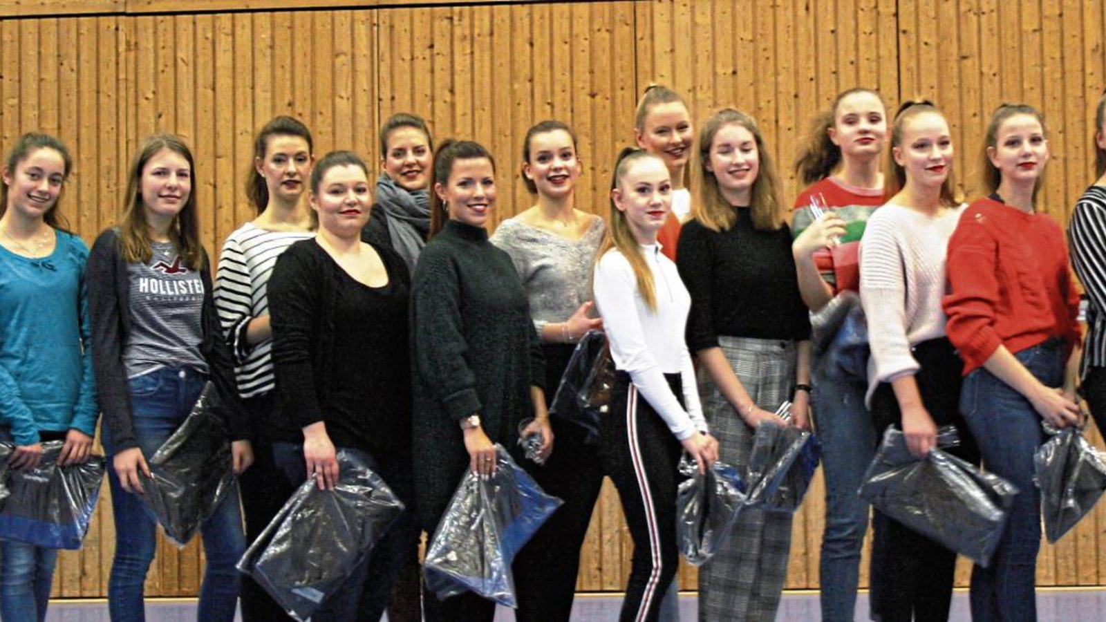 Die Gymnastinnen des TV Sersheim hatten im vergangenen Jahr tolle Leistungen gebracht und wurden dafür entsprechend geehrt. Fotos: p Die Gymnastinnen des TV Sersheim hatten im vergangenen Jahr tolle Leistungen gebracht und wurden dafür entsprechend geehrt. Fotos: p