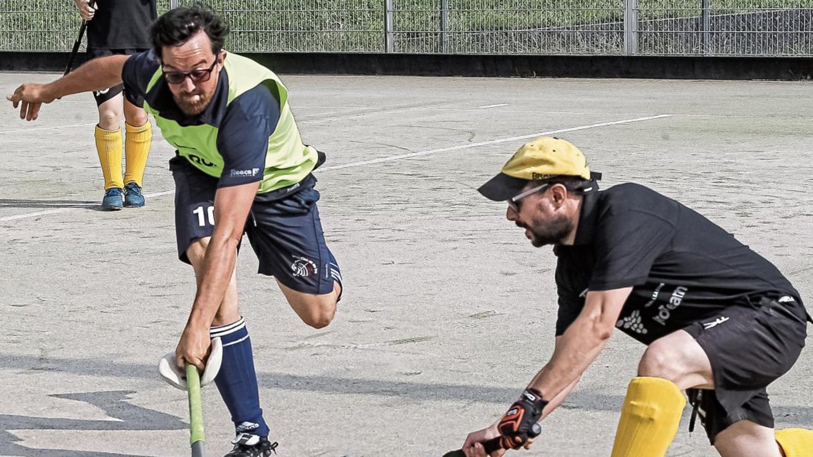 Jan-Michael Zeeb (links) führt die SG Vaihingen/Ludwigsburg wieder als Kapitän in die Saison. Foto: Simecek