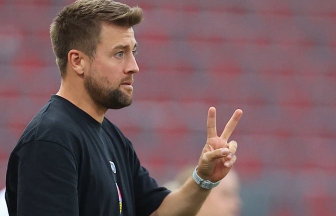 Trainer Nico Schneck: Die VfB-Frauen hoffen auf den zweiten Bundesliga-Heimsieg.<span class='image-autor'>IMAGO/IPA Photo</span>