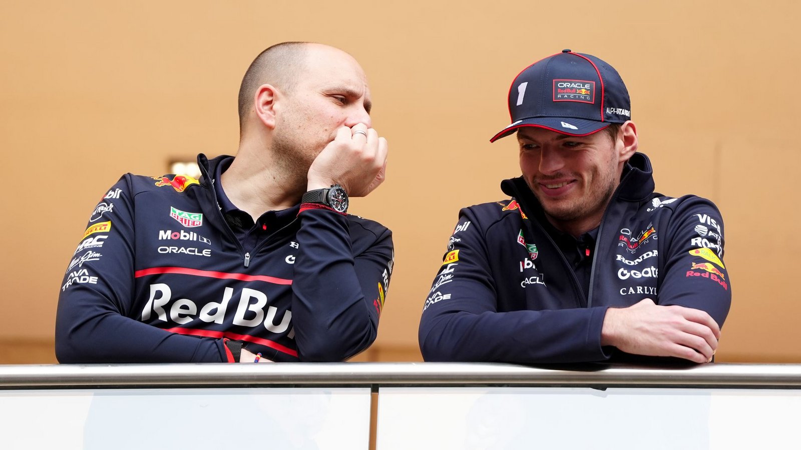 Gianpiero Lambiase (l) wird Red Bull und Max Verstappen angeblich verlassen. (Archivbild)Foto: David Davies/PA Wire/dpa