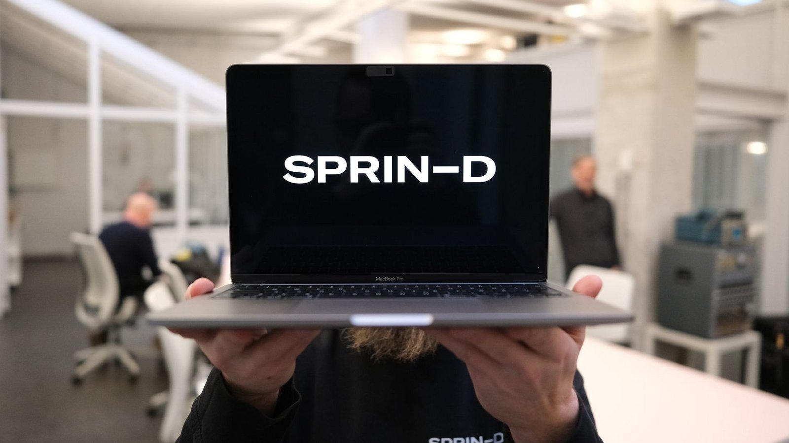 Die Bundesagentur für Sprunginnovationen (Sprind) setzt mit einer Millionen-Investition im weltweiten Wettlauf um die Vorherrschaft bei der Künstlichen Intelligenz ein Zeichen. (Symbolbild)Foto: Sebastian Willnow/dpa