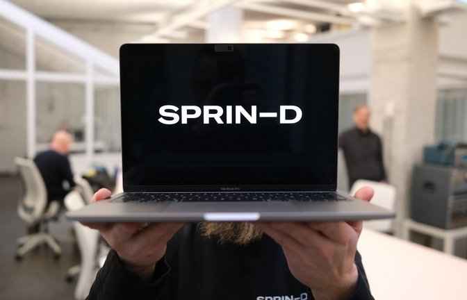 Die Bundesagentur für Sprunginnovationen (Sprind) setzt mit einer Millionen-Investition im weltweiten Wettlauf um die Vorherrschaft bei der Künstlichen Intelligenz ein Zeichen. (Symbolbild)<span class='image-autor'>Foto: Sebastian Willnow/dpa</span>