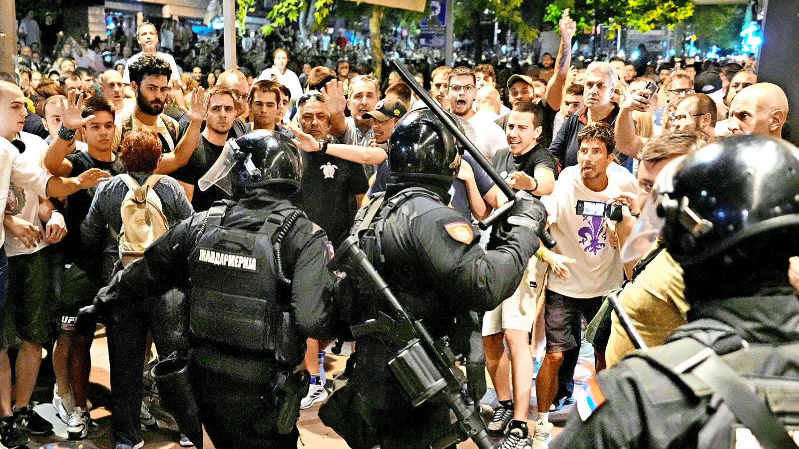 Anti-Regierungs-Demonstrationen in Belgrad eskalieren.Foto: AP/dpa/Darko Vojinovic Anti-Regierungs-Demonstrationen in Belgrad eskalieren.Foto: AP/dpa/Darko Vojinovic