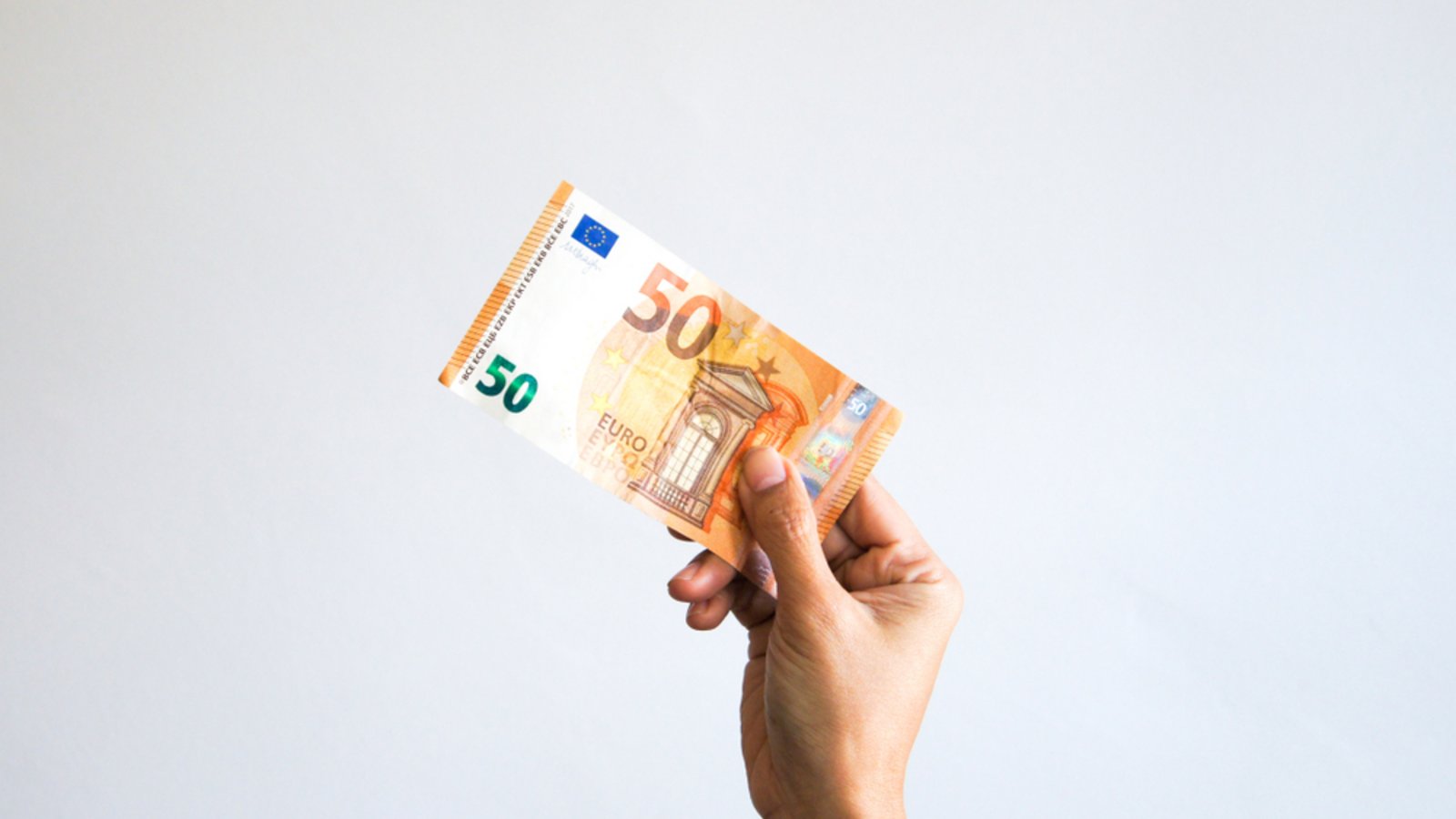 Sind 50 Euro zu viel für das Ostergeschenk?Foto: up2pu / shutterstock.com Sind 50 Euro zu viel für das Ostergeschenk?Foto: up2pu / shutterstock.com