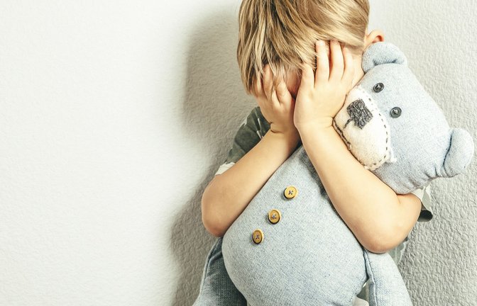 Ein neuer Gesetzesentwurf zielt darauf ab, Kinder und Jugendliche besser vor Missbrauch zu schützen (Symbolfoto).<span class='image-autor'>Foto: ©anaumenko – stock.adobe.com</span>