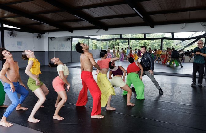 Bunt und leidenschaftlich: So zeigen Eric Gauthier und der Kameramann Andreas Schäfauer den Tanz in Brasilien.<span class='image-autor'>Foto: Jeanette Bak</span>
