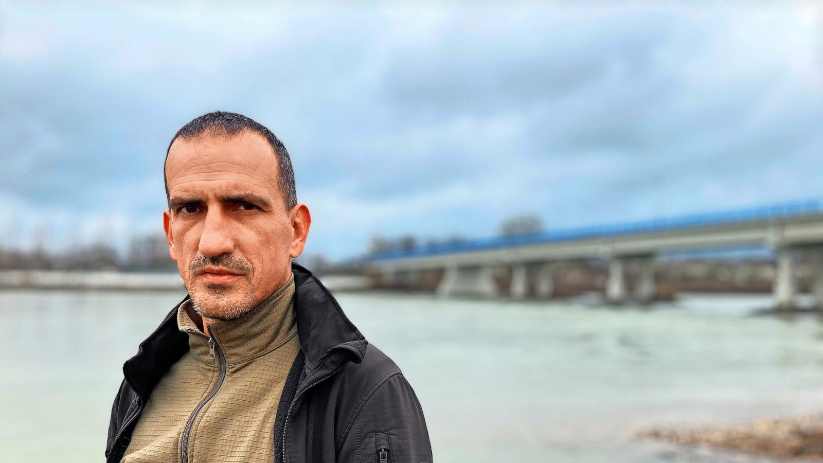 Der Rettungstaucher Nenad Jovanovic birgt tote Geflüchtete.Foto: Thomas Roser Der Rettungstaucher Nenad Jovanovic birgt tote Geflüchtete.Foto: Thomas Roser