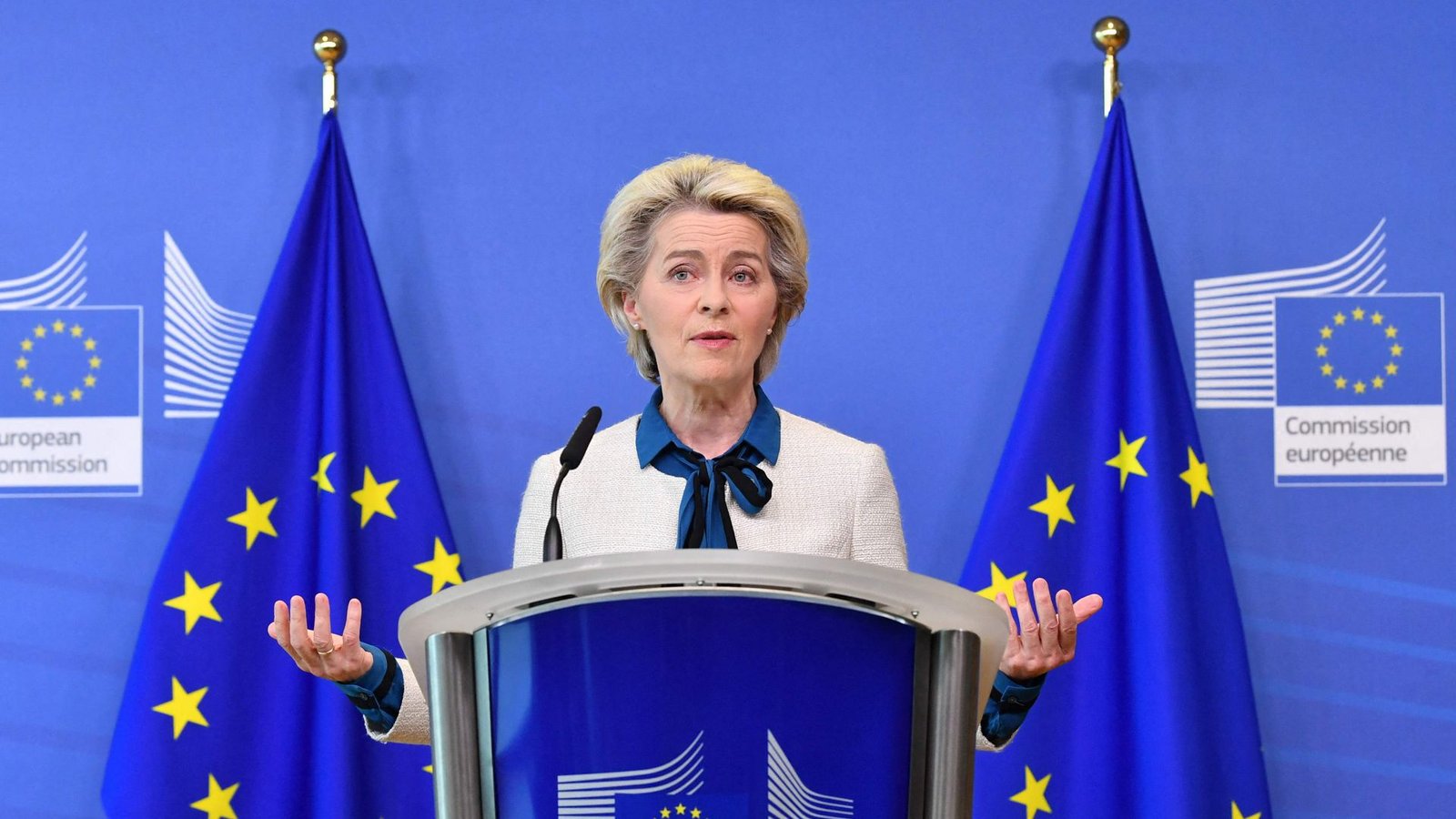 EU-Kommissionspräsidentin Ursula von der Leyen verkündet in Brüssel, wie sich Europa von russischen Gaslieferungen unabhängig machen will.Foto: AFP/JOHN THYS