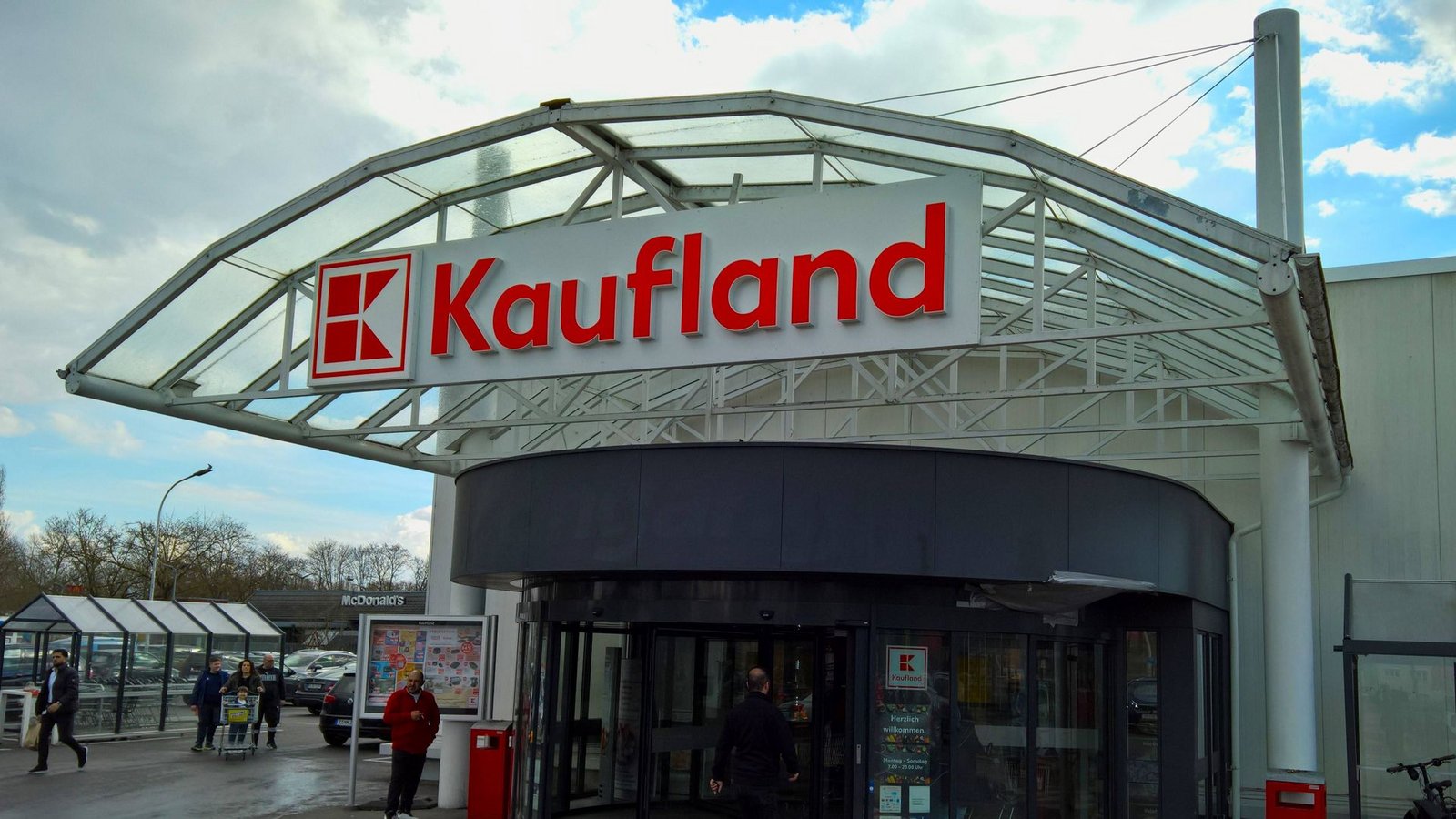 Der Gründer von Kaufland und Lidl ist wieder der reichste Deutsche. (Symbolbild)Foto: IMAGO/Manfred Segerer/IMAGO Der Gründer von Kaufland und Lidl ist wieder der reichste Deutsche. (Symbolbild)Foto: IMAGO/Manfred Segerer/IMAGO