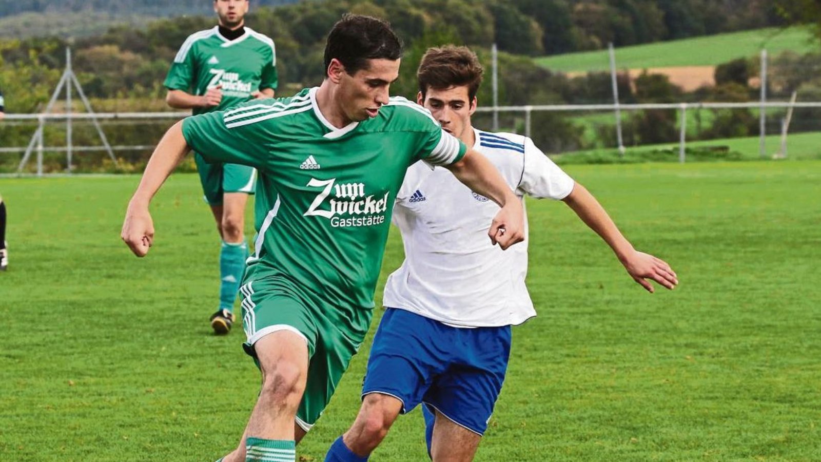 Der SV Iptingen (am Ball Benjamin Rapp) hat am Sonntag als erste Mannschaft auf dem Iptinger Rasen den TSV Unterriexingen zu Gast. Foto: Küppers Der SV Iptingen (am Ball Benjamin Rapp) hat am Sonntag als erste Mannschaft auf dem Iptinger Rasen den TSV Unterriexingen zu Gast. Foto: Küppers