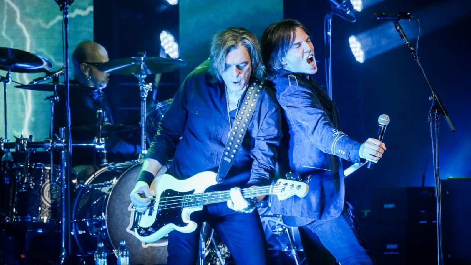Voller Einsatz auch in fortgeschrittenem Alter: Joey Tempest (rechts) und Bassist John Levén bei ihrem Auftritt in der Liederhalle.Lichtgut/Ferdinando Iannone Voller Einsatz auch in fortgeschrittenem Alter: Joey Tempest (rechts) und Bassist John Levén bei ihrem Auftritt in der Liederhalle.Lichtgut/Ferdinando Iannone