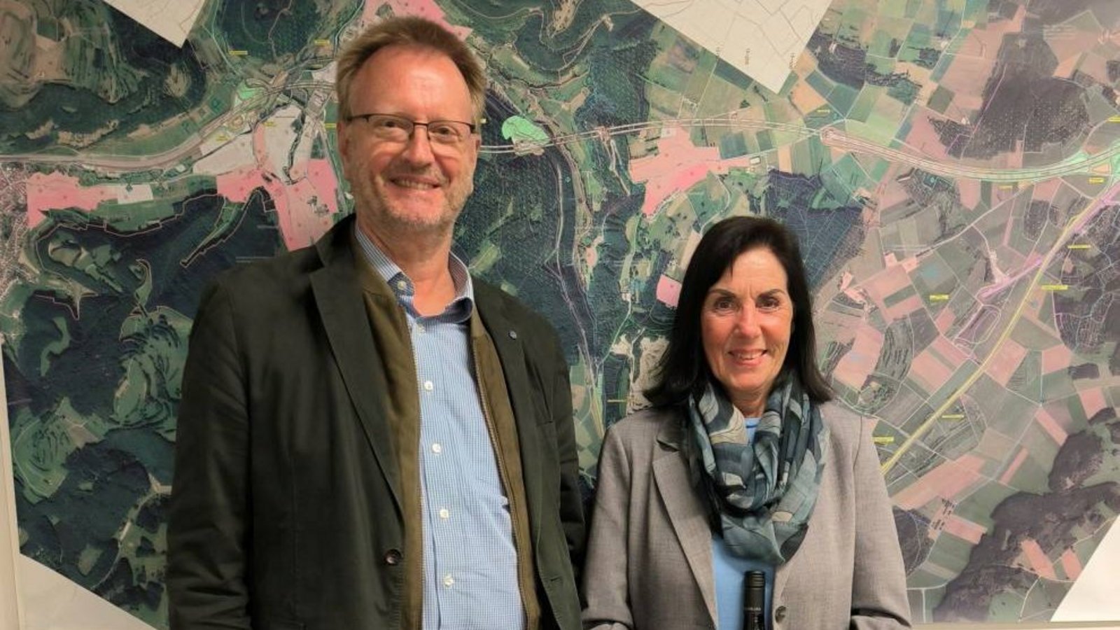 Schulleiter Stephan Damp und Ulrike Conle. p Schulleiter Stephan Damp und Ulrike Conle. p