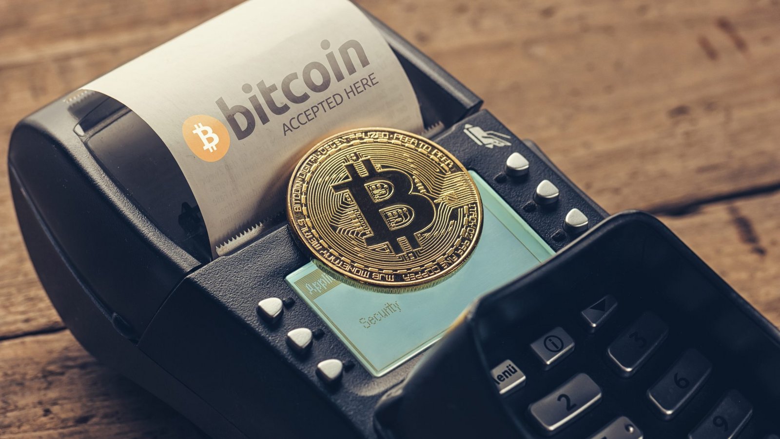 Noch ist die Bezahlung per Kryptowährung nicht sehr weit verbreitet.Foto: r.classen / shutterstock.com