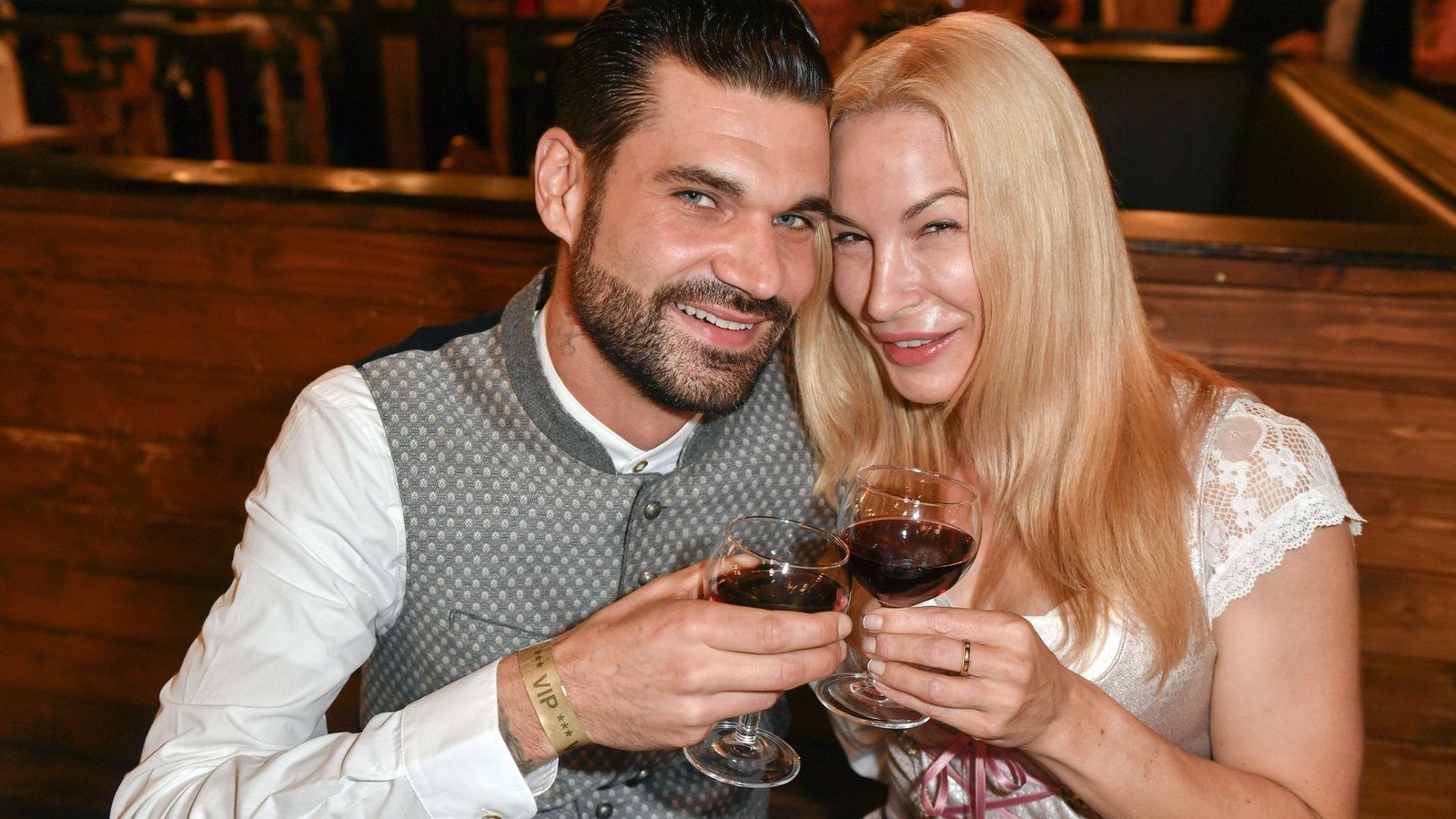 2020 waren sie noch glücklich vereint: Mike Cees und Michelle Monballijn.Foto: imago images/Future Image/Frederic Kern 2020 waren sie noch glücklich vereint: Mike Cees und Michelle Monballijn.Foto: imago images/Future Image/Frederic Kern