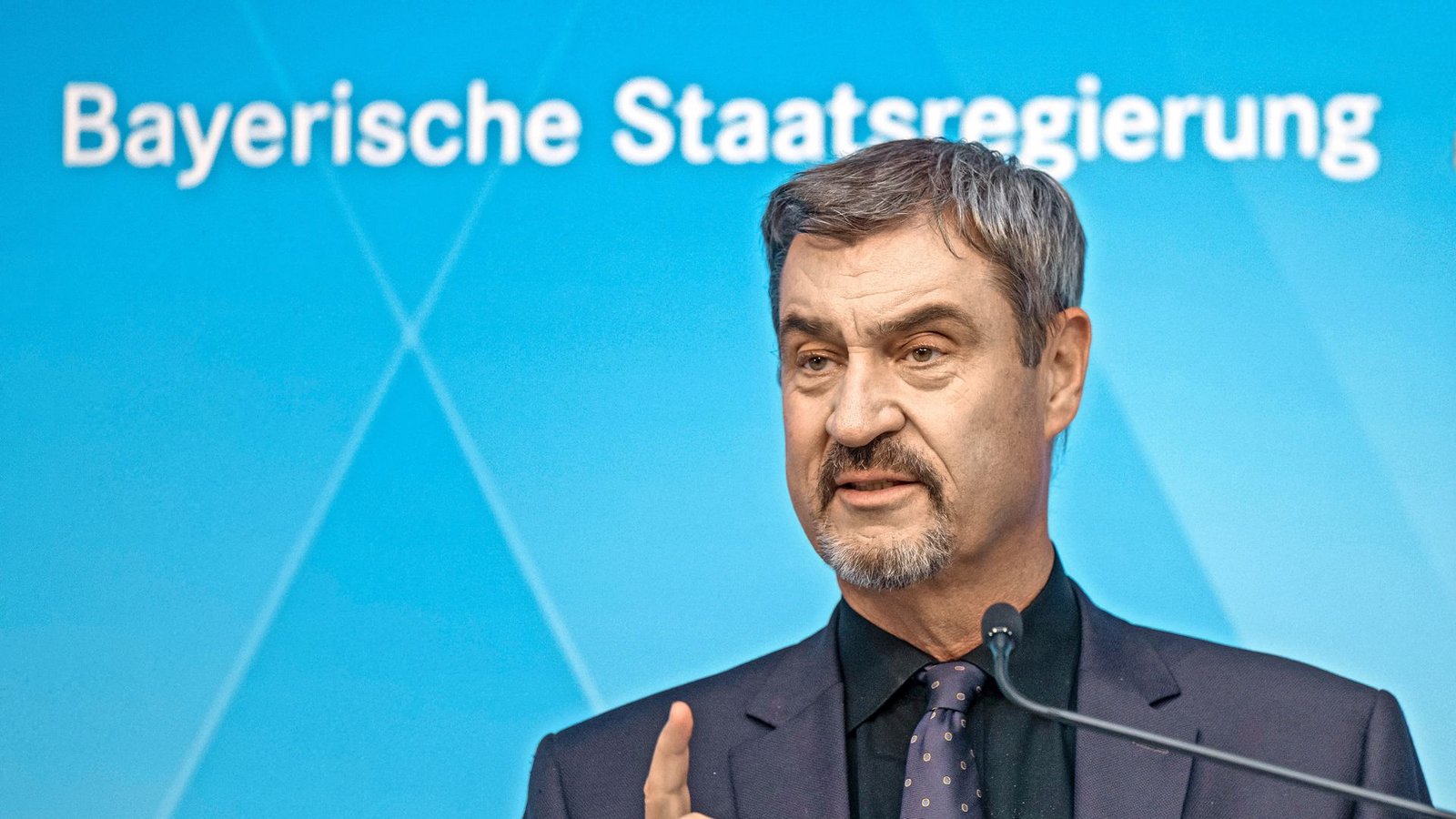 Markus Söder hat die neue Debatte über das Bürgergeld angestoßenFoto: dpa/Peter Kneffel Markus Söder hat die neue Debatte über das Bürgergeld angestoßenFoto: dpa/Peter Kneffel