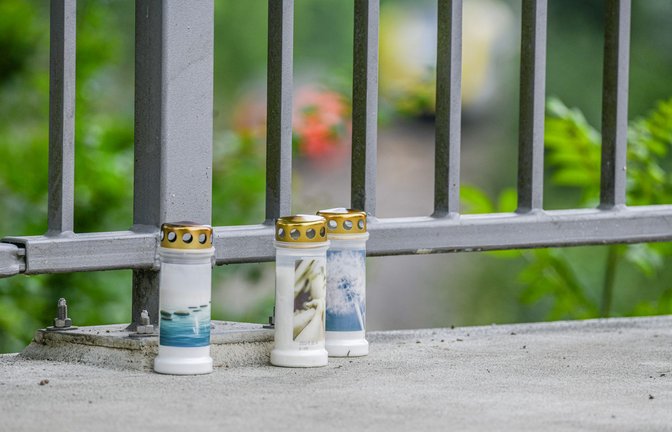 Bei dem Zugunglück sind am Sonntag drei Menschen ums Leben gekommen.<span class='image-autor'>Foto: Jason Tschepljakow/dpa</span>