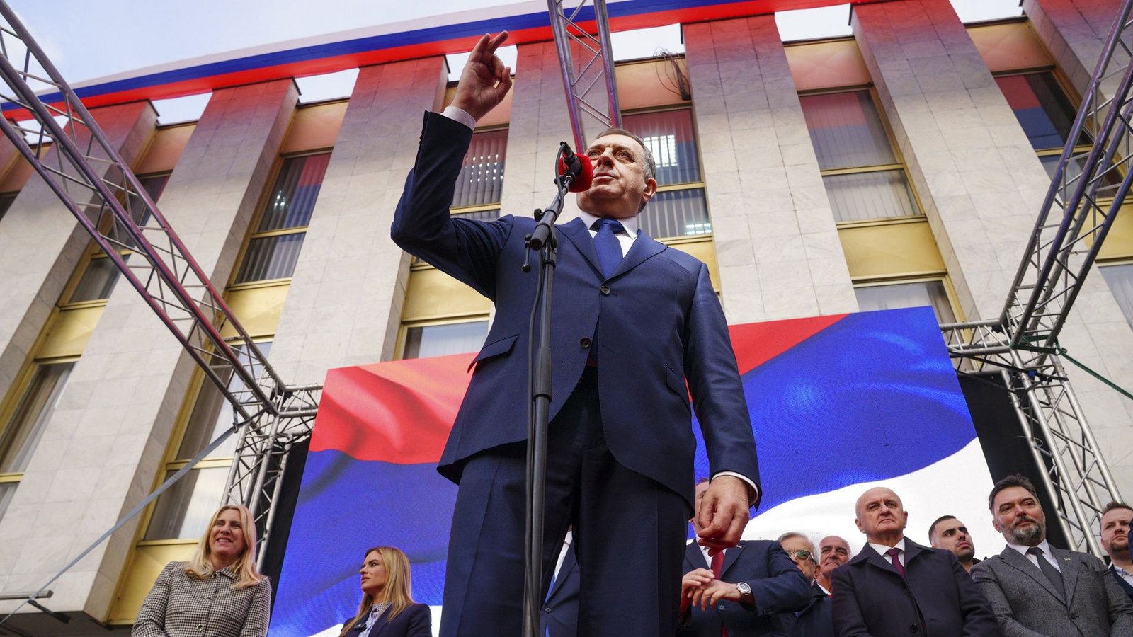 Milorad Dodik spricht bei einer Kundgebung in Banja Luka.Foto: dpa/Radivoje Pavicic Milorad Dodik spricht bei einer Kundgebung in Banja Luka.Foto: dpa/Radivoje Pavicic