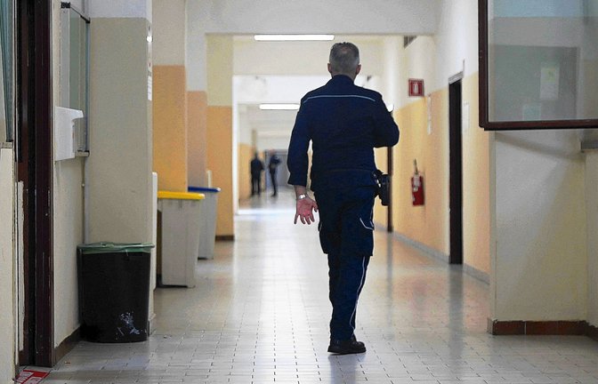 Im Strafvollzug  fehlt es auch an Aufsehern, Erziehern und Psychologen.<span class='image-autor'>Foto: IMAGO/ABACAPRESS</span>