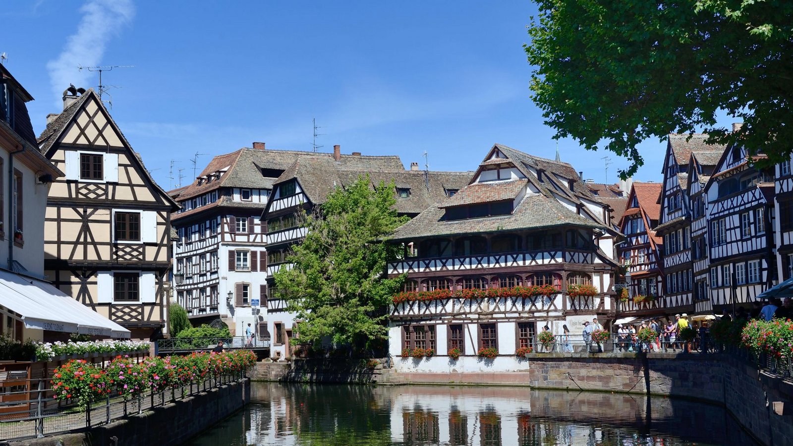 Die Schöne liegt so nah: Straßburg und das Elsass sind immer wieder eine Kurzreise wert.Foto: IMAGO/imagebroker/IMAGO/imageBROKER/Jürgen Pfeiffer Die Schöne liegt so nah: Straßburg und das Elsass sind immer wieder eine Kurzreise wert.Foto: IMAGO/imagebroker/IMAGO/imageBROKER/Jürgen Pfeiffer