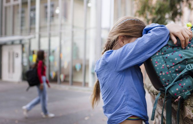 Gewalt an Schulen, das meint häufig auch psychische Gewalt in Form von Beleidigungen bis hin zu Mobbing.<span class='image-autor'>Foto: imago//Ute Grabowsky</span>